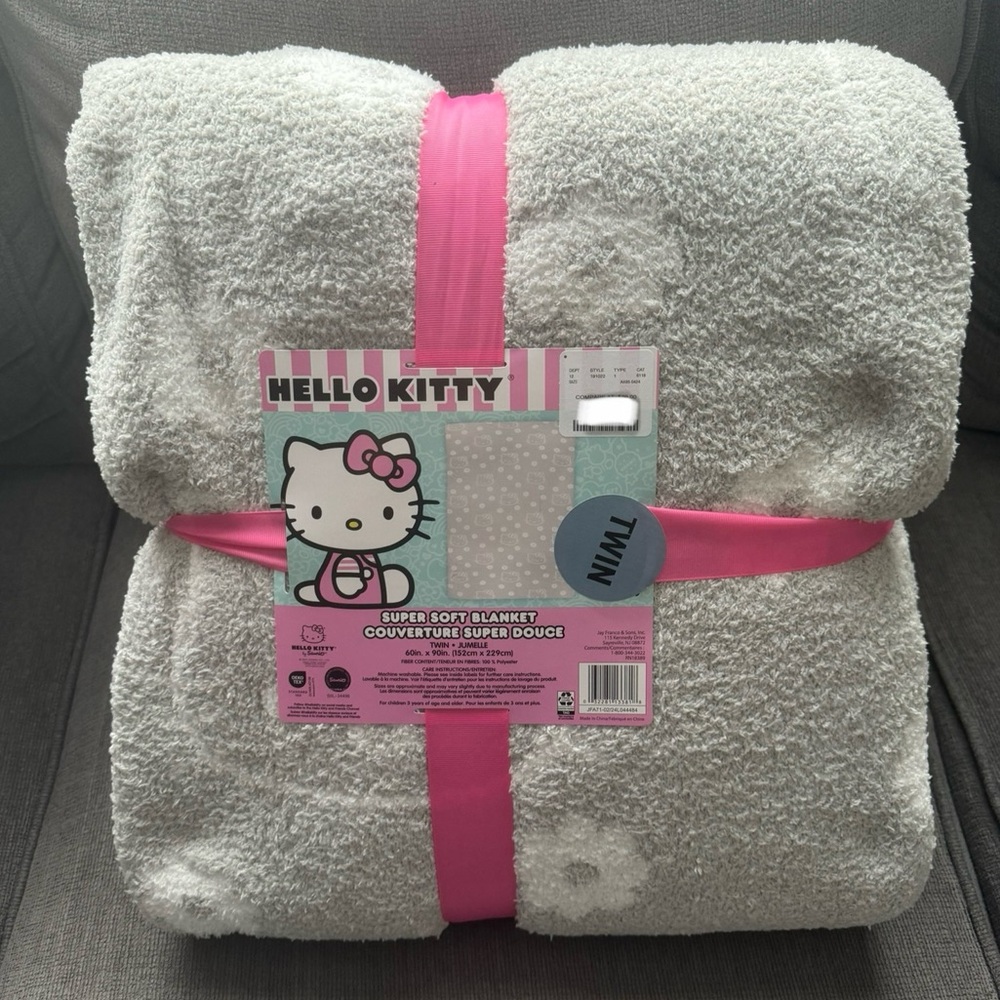 NEW Hello kitty blanket